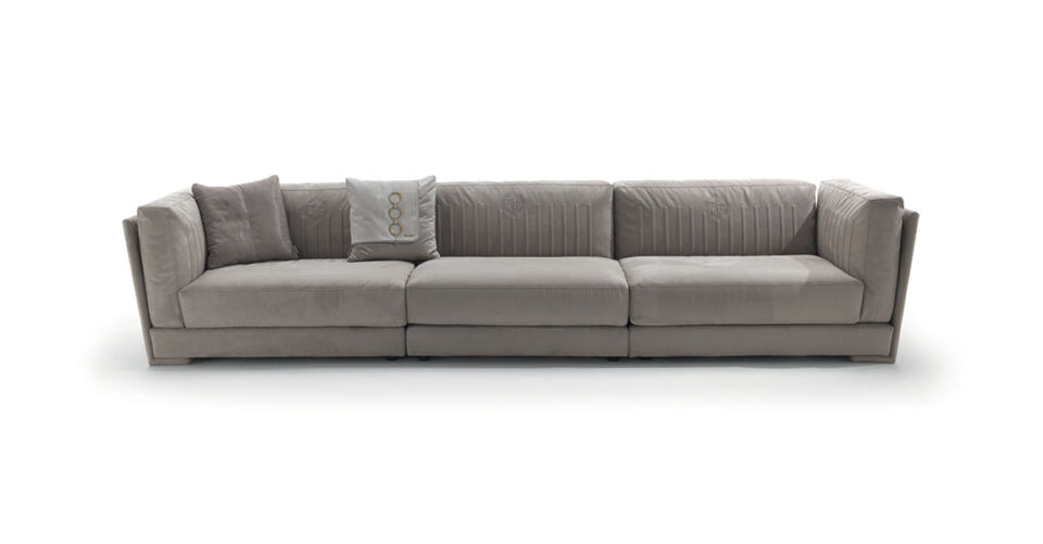 Durini Lux canapé design haut de gamme par Vittoria Frigerio, un canapé modulable aux lignes géométriques et tressage artisanal unique. Disponible chez D-Style Interior.