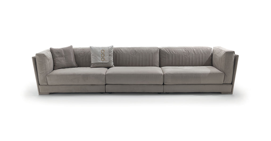 Durini Lux canapé design haut de gamme par Vittoria Frigerio, un canapé modulable aux lignes géométriques et tressage artisanal unique. Disponible chez D-Style Interior.