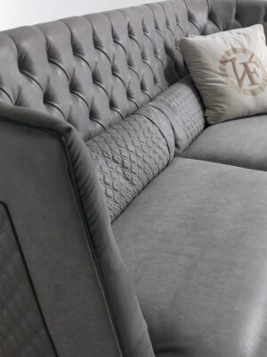Greppi High Capitonné canapé design haut de gamme par Vittoria Frigerio, au dossier capitonné à la main de 88 cm et structure géométrique élégante. Disponible chez D-Style Interior.