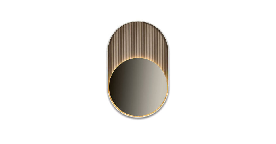 Miani miroir design haut de gamme par Vittoria Frigerio, avec verre bronze, cadre cuir et éclairage LED. Disponible chez D-Style Interior.