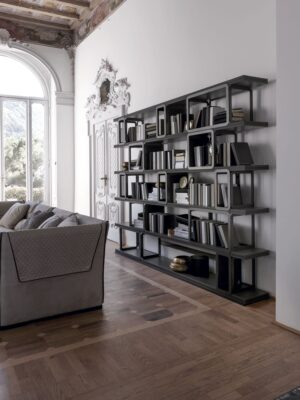 Griffi Bibliothèque modulable en bois et métal par Vittoria Frigerio, au design contemporain et entièrement personnalisable. Disponible chez D-Style Interior.