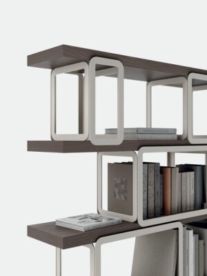 Griffi Bibliothèque modulable en bois et métal par Vittoria Frigerio, au design contemporain et entièrement personnalisable. Disponible chez D-Style Interior.