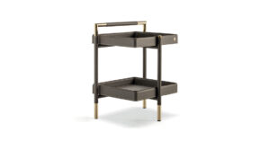 Araldo table d’appoint de luxe par Vittoria Frigerio, avec plateau bois ou verre et détails en cuir Cuoio. Élégante et fonctionnelle. Disponible chez D-Style Interior.