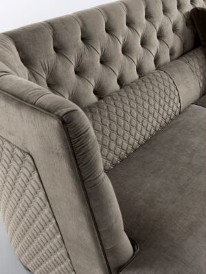 Gori Canapé-lit Capitonné design haut de gamme avec finition capitonnée artisanale et matelas intégré. Disponible chez D-Style Interior.