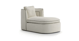 Litta Longue fauteuil design haut de gamme par Vittoria Frigerio, alliant confort, élégance et savoir-faire artisanal. Disponible chez D-Style Interior.