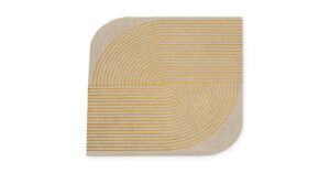 Cusani tapis de Vittoria Frigerio associe lignes précises et courbes élégantes dans un tapis haut de gamme en Tencel. Disponible chez D-Style Interior.