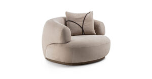 Monaco fauteuil de Vittoria Frigerio, un design italien contemporain aux lignes courbes et confort enveloppant. Disponible chez D-Style Interior.