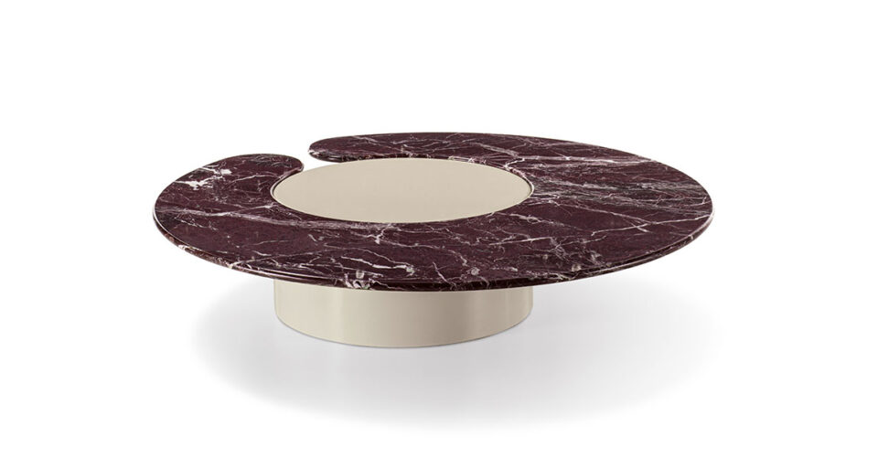 Leni table basse design en bois laqué brillant et marbre par Vittoria Frigerio. Élégante, contemporaine et personnalisable. Disponible chez D-Style Interior.