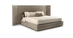 Corio Lit design haut de gamme signé Vittoria Frigerio, avec tête de lit architecturale façon paravent, inserts en cuir Cuoio et cadre raffiné. Disponible chez D-Style Interior.