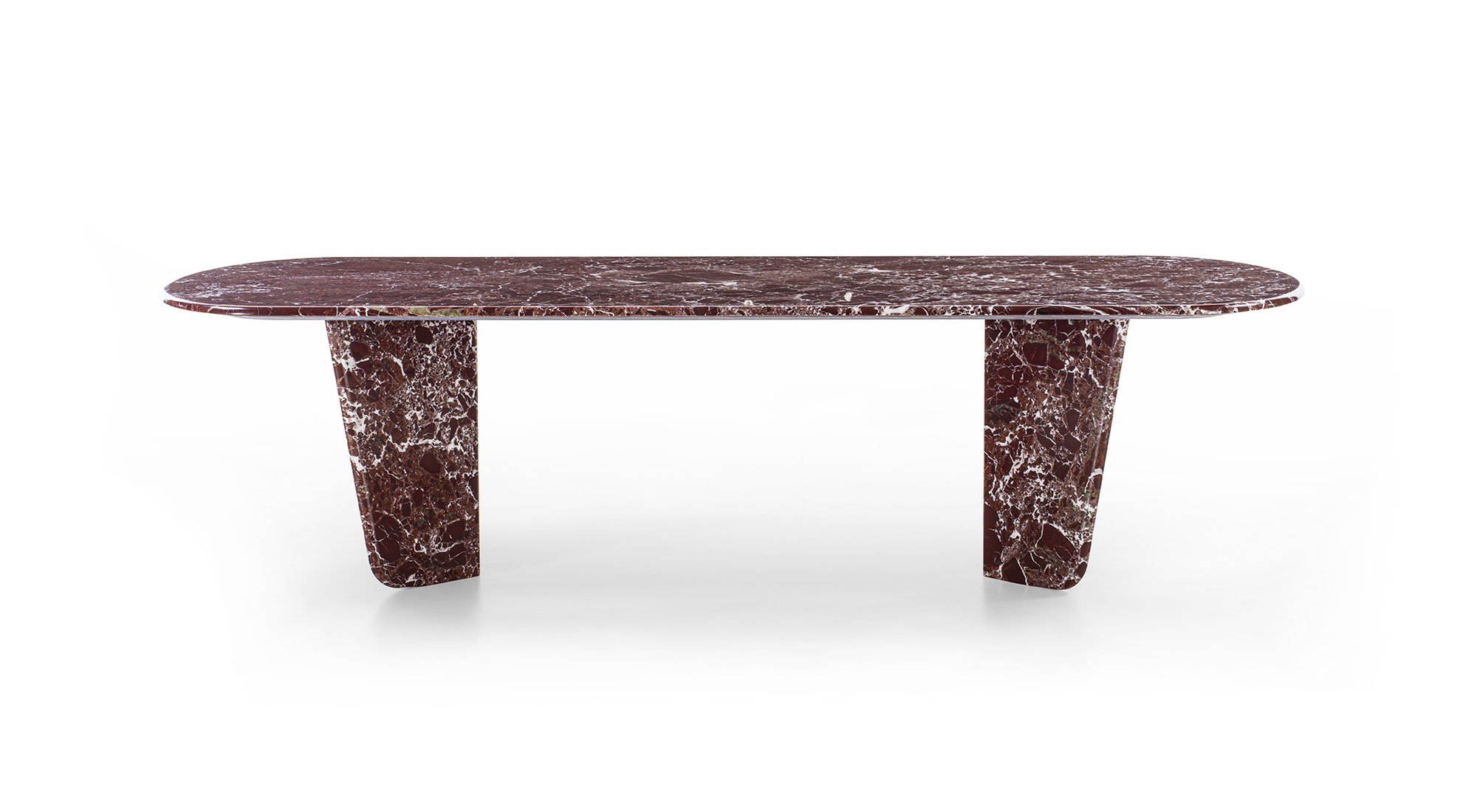 Monroy table haut de gamme en marbre avec pieds en voiles inversées et inserts métalliques contrastés. Élégante, géométrique et raffinée. Disponible chez D-Style Interior.
