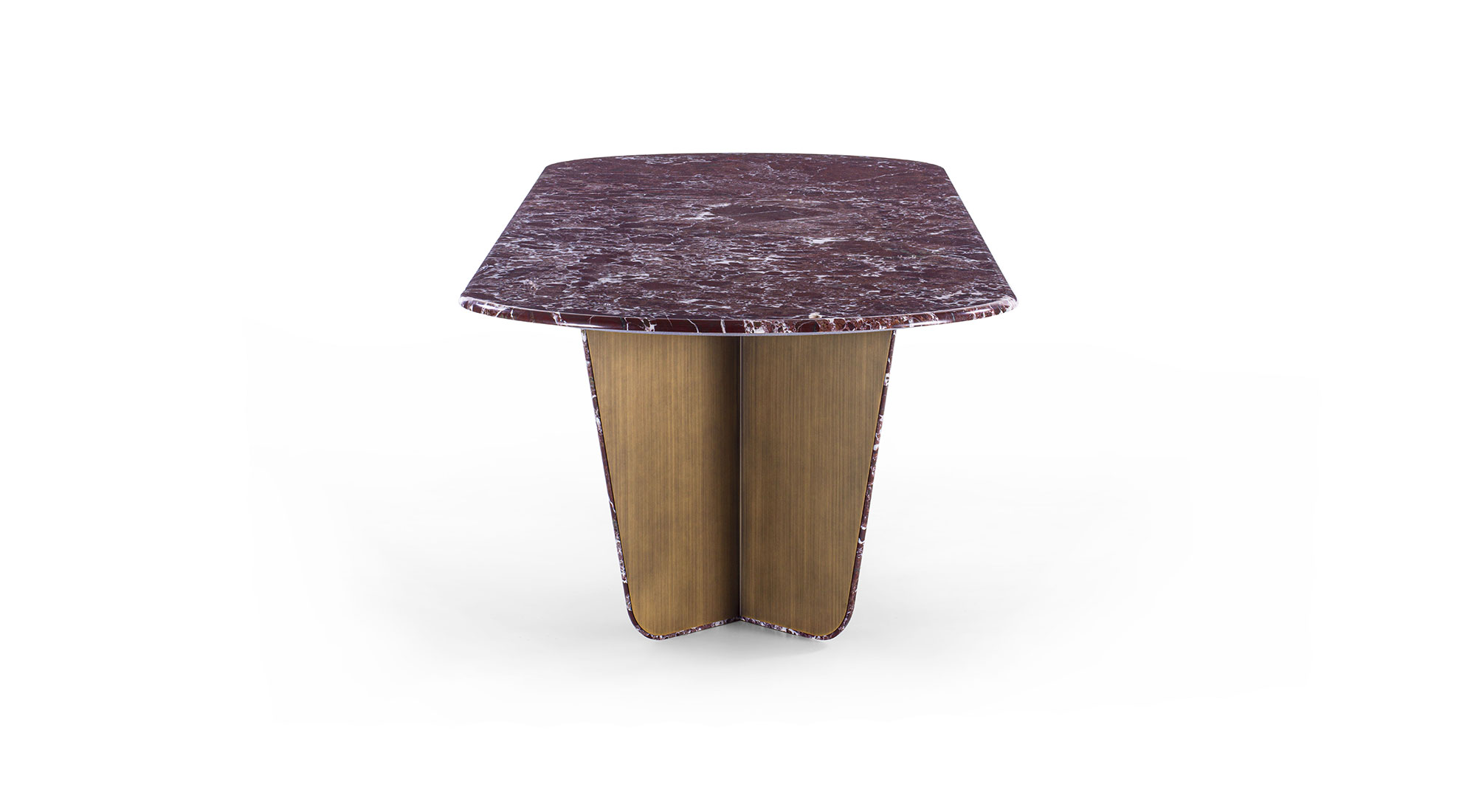 Monroy table haut de gamme en marbre avec pieds en voiles inversées et inserts métalliques contrastés. Élégante, géométrique et raffinée. Disponible chez D-Style Interior.