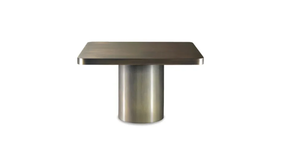 Tau 40 table basse design haut de gamme en laiton et verre par Reflex Angelo, alliance parfaite entre artisanat italien et élégance moderne. Disponible chez D-Style Interior.