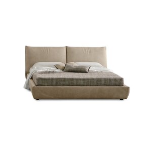 Cocoon Night Lit king-size en cuir avec structure tressée et design élégant. Alliance parfaite entre confort, artisanat et modernité. Disponible chez D-Style Interior.