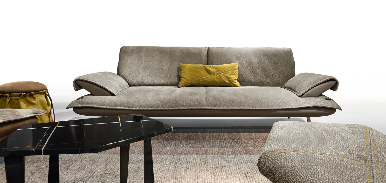 Découvrez les Escape Ottomans de Gamma Arredamenti, des poufs design alliant beauté et confort, parfaits pour tout espace de vie. Disponible chez D-Style Interior.