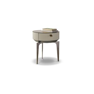 Sky table de chevet de Gamma Arredamenti, design moderne en cuir avec plateau personnalisable et pieds adaptables. Disponible chez D-Style Interior.