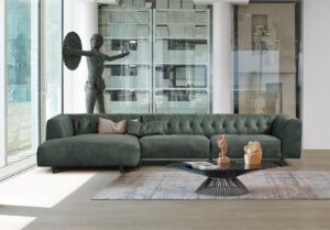 Marlon canapé moderne en cuir capitonné par Gamma Arredamenti, alliance d’élégance, de confort et de design italien. Disponible chez D-Style Interior.