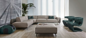 Edwin canapé design haut de gamme par Gamma Arredamenti. Lignes géométriques, confort luxueux et finitions artisanales. Disponible chez D-Style Interior.