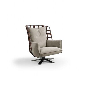 Cocoon Bergère fauteuil de Gamma Arredamenti, une pièce design haut de gamme en cuir tressé à la main avec base pivotante. Disponible chez D-Style Interior.
