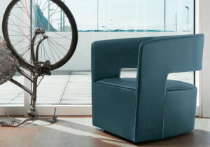 Gem fauteuil par Gamma Arredamenti, une pièce de mobilier haut de gamme alliant confort, élégance et design contemporain. Disponible chez D-Style Interior.