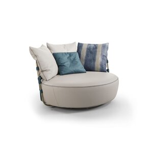 LOVE fauteuil de Gamma Arredamenti, un fauteuil pivotant en cuir tressé au design moderne et raffiné. Disponible chez D-Style Interior.