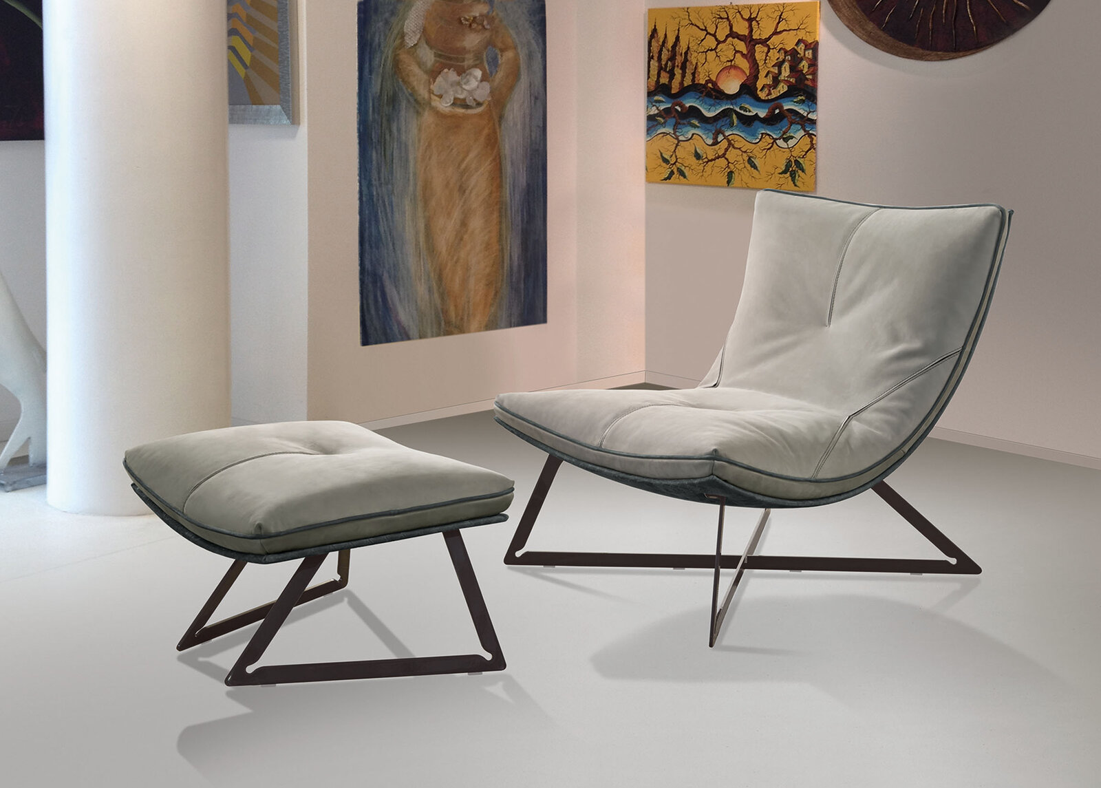 Scarlett chaise-longue design haut de gamme par Gamma Arredamenti avec coussin moelleux et pouf assorti, base croisée stable et entièrement personnalisable. Disponible chez D-Style Interior.