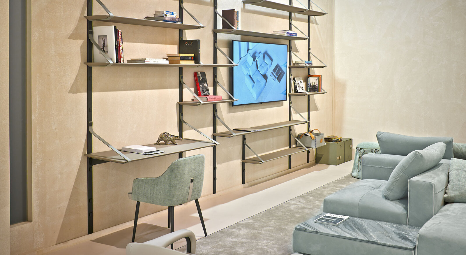 Sally CHABR de Gamma Arredamenti, une chaise en cuir élégante et confortable. Design italien raffiné, disponible chez D-Style Interior.