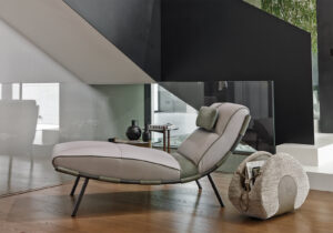 Cruise table basse de Gamma Arredamenti, une création élégante en métal et cuir, disponible en plusieurs tailles. Design italien raffiné chez D-Style Interior.