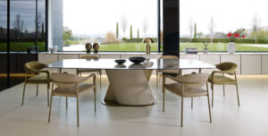 Venus Table à manger design en cuir avec plateau en marbre ou céramique, signée Gamma Arredamenti. Élégante, personnalisable et disponible chez D-Style Interior.