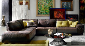 Basket table basse de Gamma Arredamenti, minimaliste et sophistiquée avec base iconique et plateau en verre, céramique ou marbre. Disponible chez D-Style Interior.