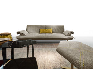 Escape table basse de Gamma Arredamenti, un design géométrique et raffiné disponible en marbre ou céramique. Disponible chez D-Style Interior.