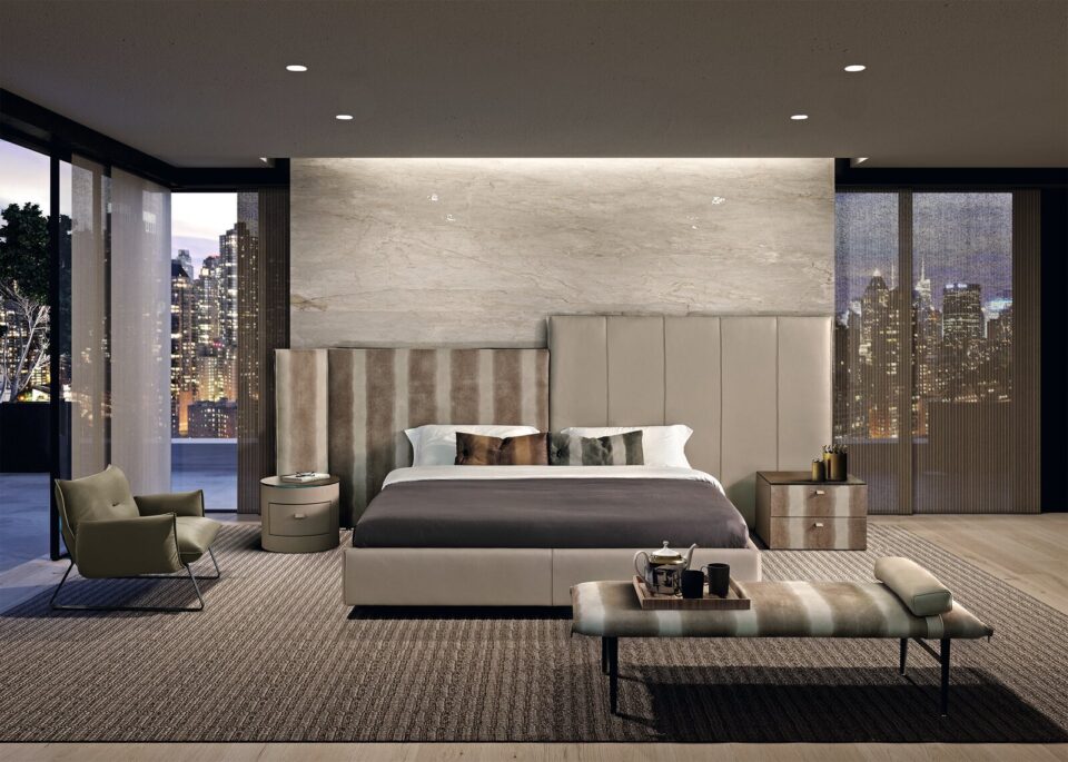 New York Banc de Gamma Arredamenti, un banc design en cuir au style raffiné, parfait pour les intérieurs contemporains. Disponible chez D-Style Interior.