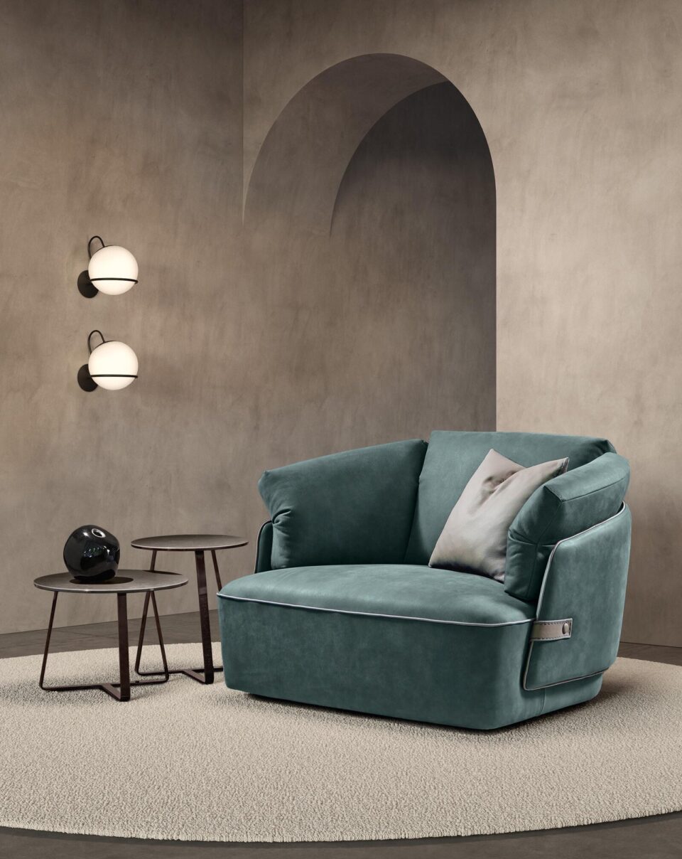 Veronica XXL fauteuil pivotant en cuir, confortable pour deux personnes, avec ceintures latérales élégantes. Disponible chez D-Style Interior.