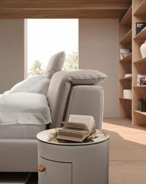 Sound Night Lit king-size en cuir avec tête de lit inclinable. Confort supérieur, finitions couture et design élégant signé Gamma Arredamenti. Disponible chez D-Style Interior.
