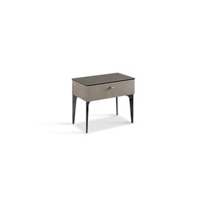 Nebula de Gamma Arredamenti, tables de chevet en cuir design haut de gamme avec plateau personnalisable et options de piètement. Disponible chez D-Style Interior.