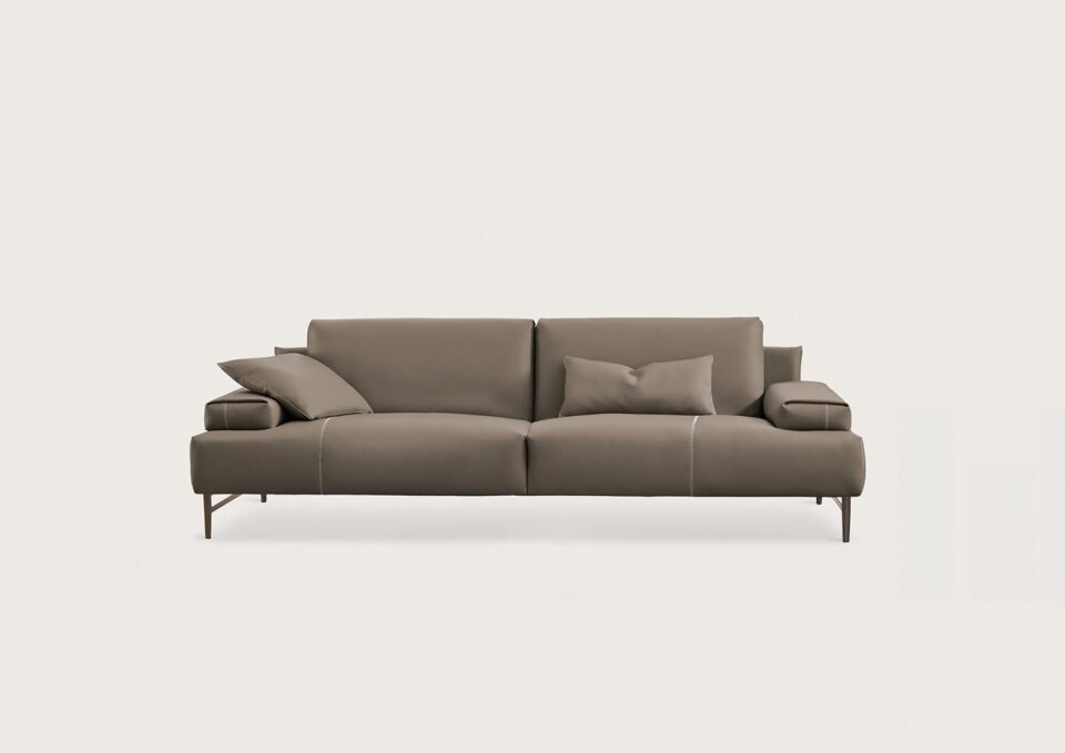 Saks canapé design haut de gamme par Gamma Arredamenti, au style contemporain et modulable. Disponible chez D-Style Interior.