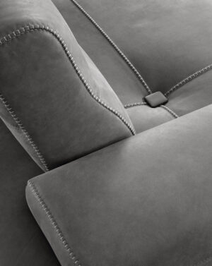 Smart canapé design haut de gamme par Gamma Arredamenti, avec mécanisme réglable et piètement croisé. Disponible chez D-Style Interior.