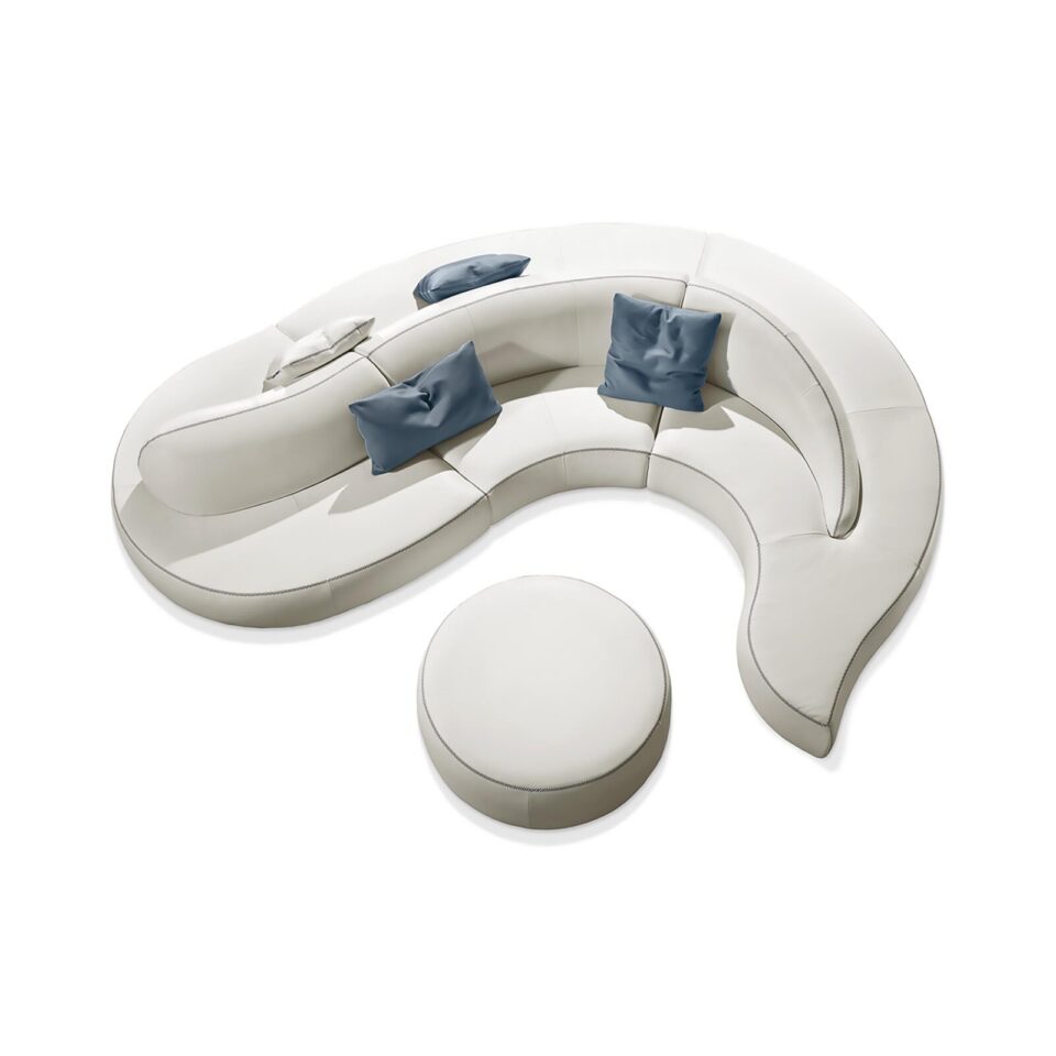 Wave canapé incurvé en cuir design haut de gamme par Gamma Arredamenti au style fluide et modulaire. Disponible chez D-Style Interior.