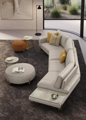 Fifty table basse design de Gamma Arredamenti allie élégance et modernité avec sa base en métal croisé et son détail en cuir. disponible chez D-Style Interior.