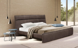 Moon table basse de Gamma Arredamenti incarne un design minimaliste et raffiné, avec des finitions en marbre et céramique. disponible chez D-Style Interior.