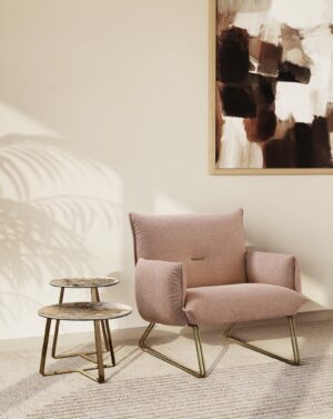 Moon table basse de Gamma Arredamenti incarne un design minimaliste et raffiné, avec des finitions en marbre et céramique. disponible chez D-Style Interior.