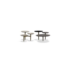 Planets table basse de Gamma Arredamenti, avec ses trois plateaux ronds en marbre, verre miroir céramique allie design italien. Disponible chez D-Style Interior.