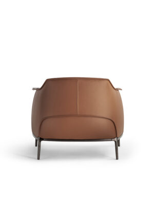 Archibald fauteuil design haut de gamme par Poltrona Frau, en cuir Pelle Frau® ou tissu, symbole d’élégance et de confort italien. Disponible chez D-Style Interior.